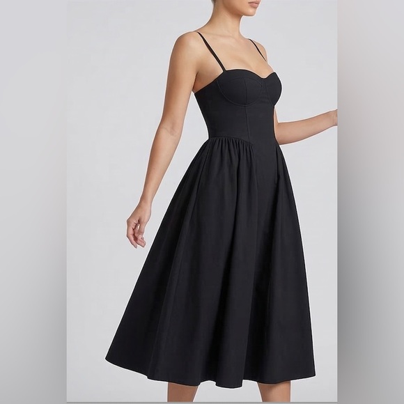 Elegant Corset-Style Midi Dress in Midnight Black - Picture 7 of 10